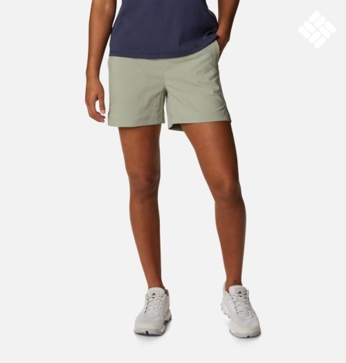 Women's Columbia On The Go Shorts Olive | CA-F184C