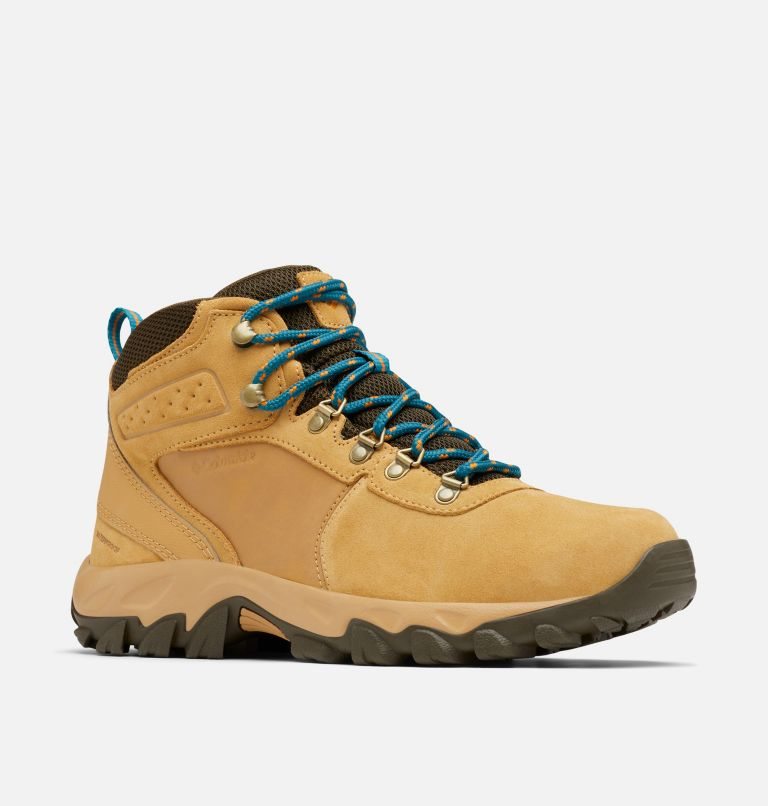 Men's Columbia Newton Ridge Plus II Suede Waterproof Hiking Boots Light Brown | CA-L8L1C