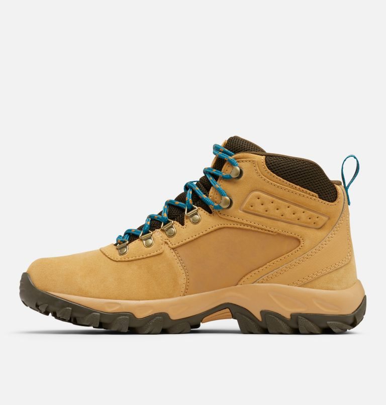 Men's Columbia Newton Ridge Plus II Suede Waterproof Hiking Boots Light Brown | CA-L8L1C