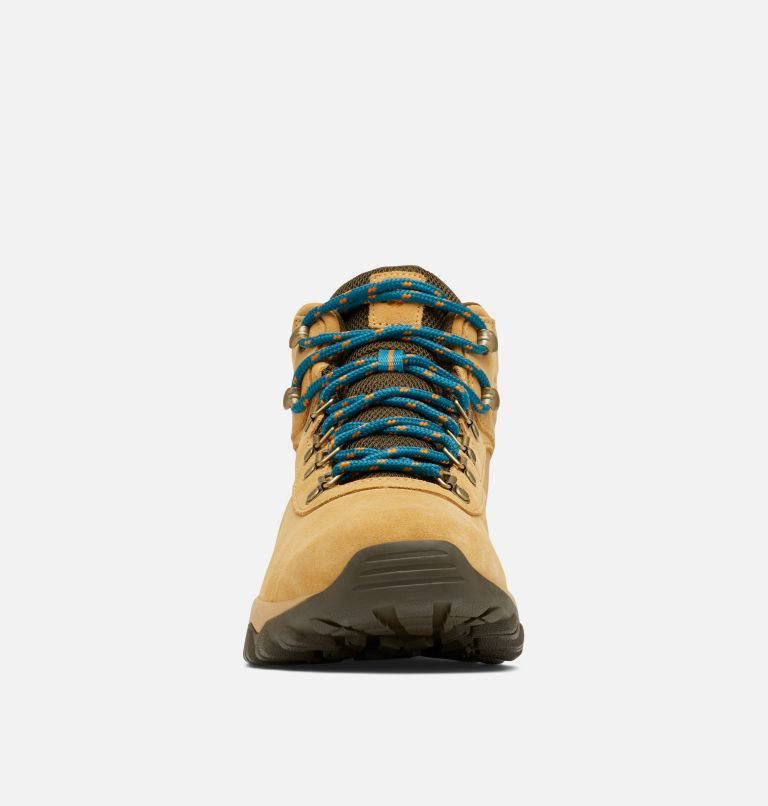 Men's Columbia Newton Ridge Plus II Suede Waterproof Hiking Boots Light Brown | CA-L8L1C