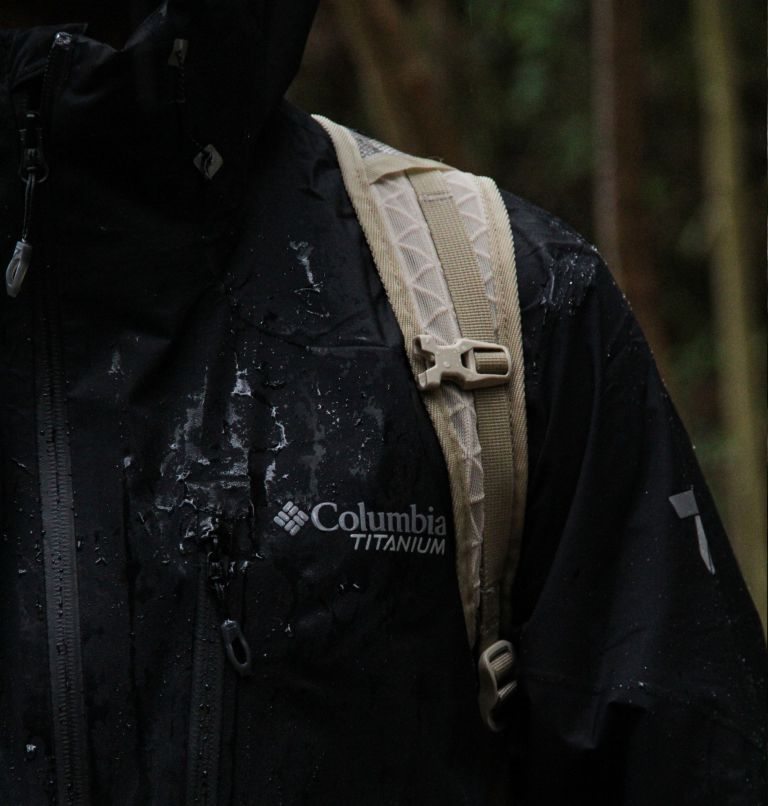 Men's Columbia Titan Pass 2.5L Shell Jackets Black | CA-R5L63
