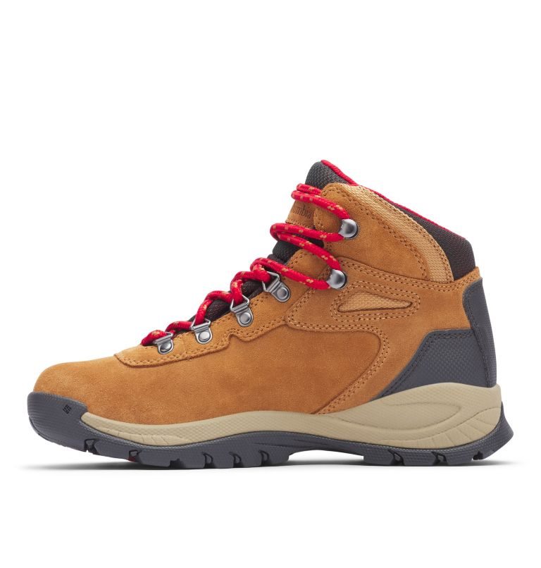 Women's Columbia Newton Ridge Plus Waterproof Amped Hiking Boots Light Brown | CA-G8043