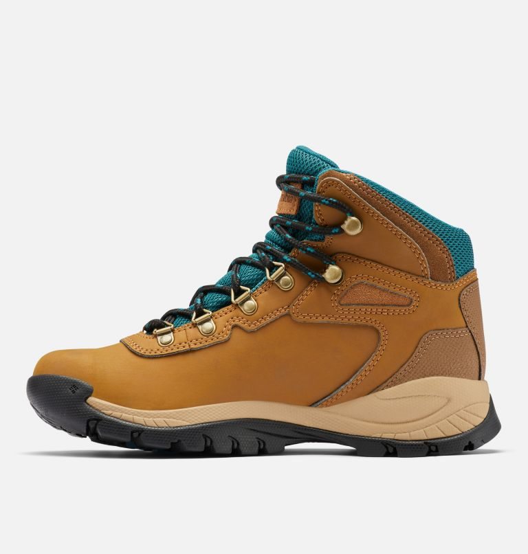 Women's Columbia Newton Ridge Plus Waterproof Hiking Boots Brown | CA-K3054