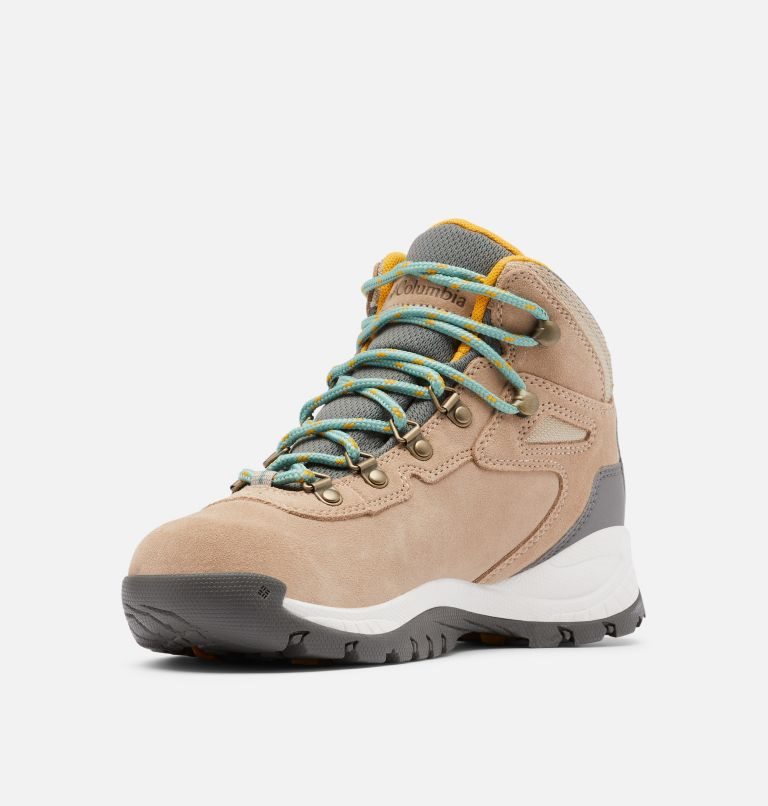 Women's Columbia Newton Ridge Plus Waterproof Amped Hiking Boots Light Brown | CA-U013C