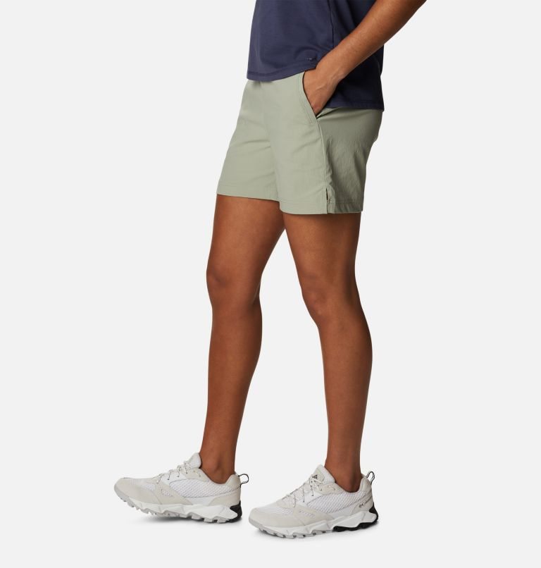 Women's Columbia On The Go Shorts Olive | CA-F184C